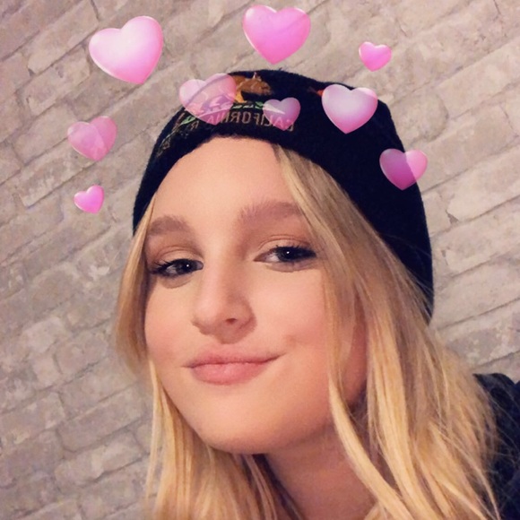 Meet your Posher, Paityn - Picture 1 of 1